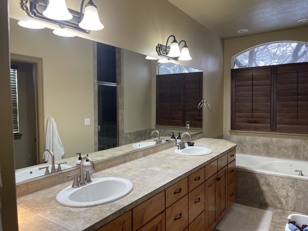 bathroom vanity makeover